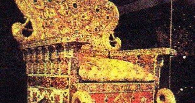 сердце Шри Шри Кришна трон 